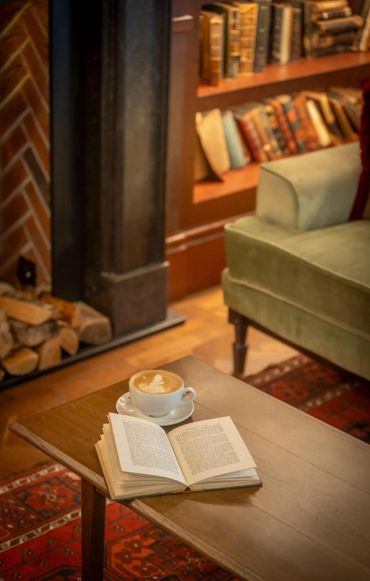 Clayton Hotel Cambridge Bagian luar foto