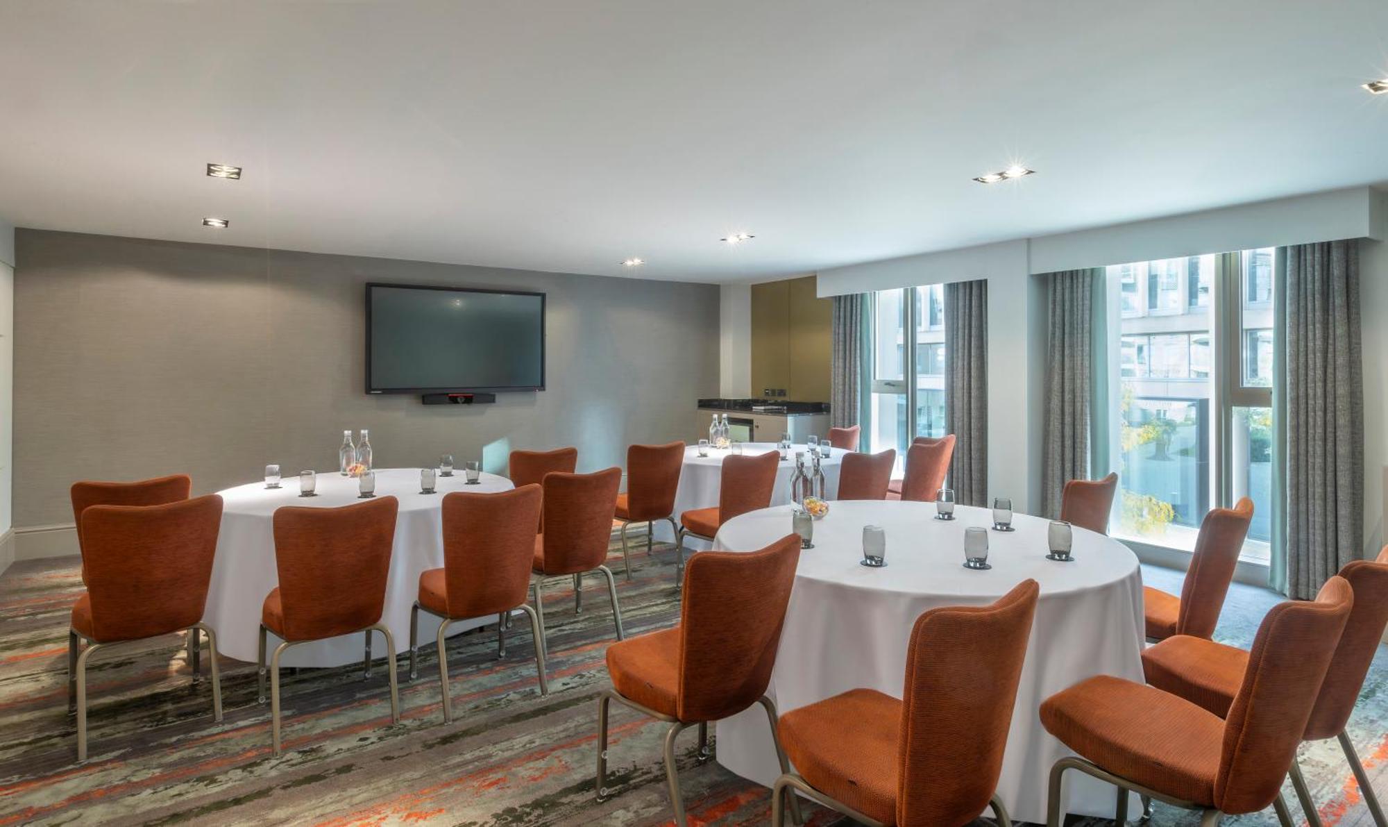 Clayton Hotel Cambridge Bagian luar foto