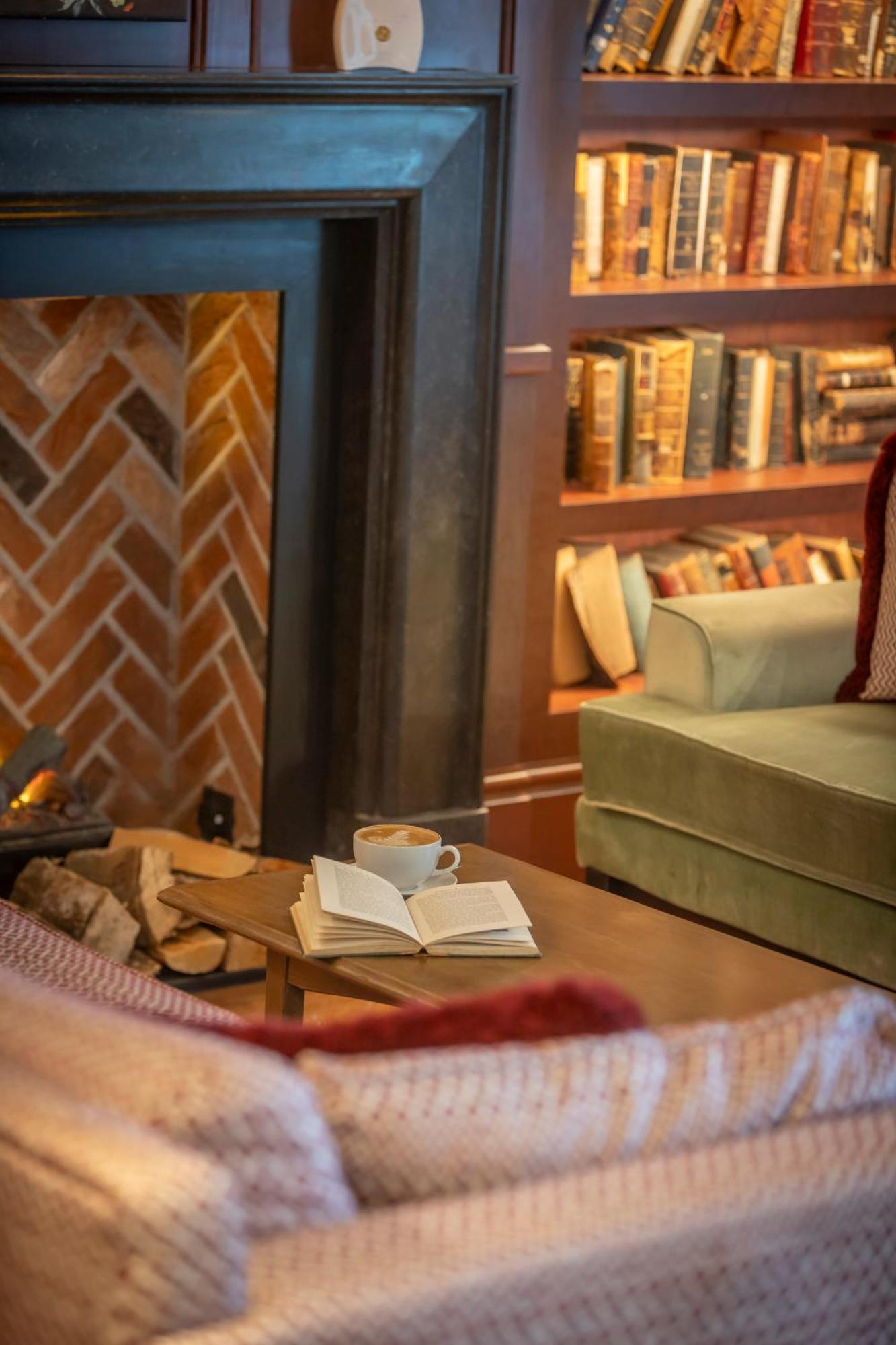 Clayton Hotel Cambridge Bagian luar foto