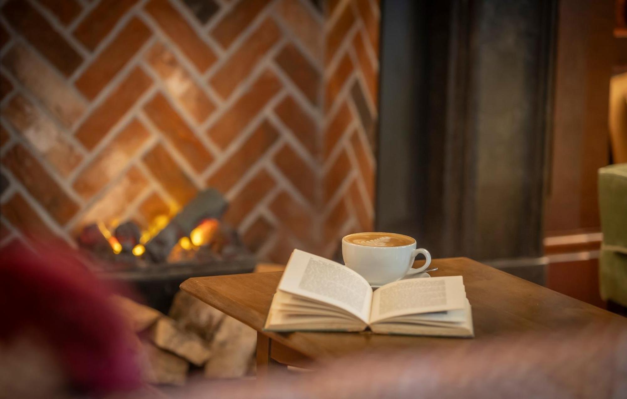 Clayton Hotel Cambridge Bagian luar foto