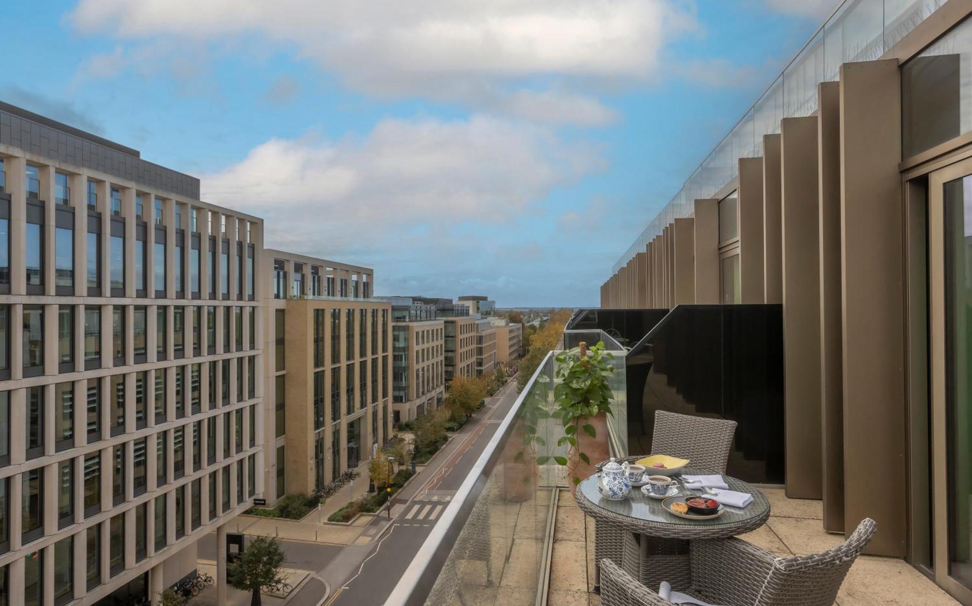 Clayton Hotel Cambridge Bagian luar foto