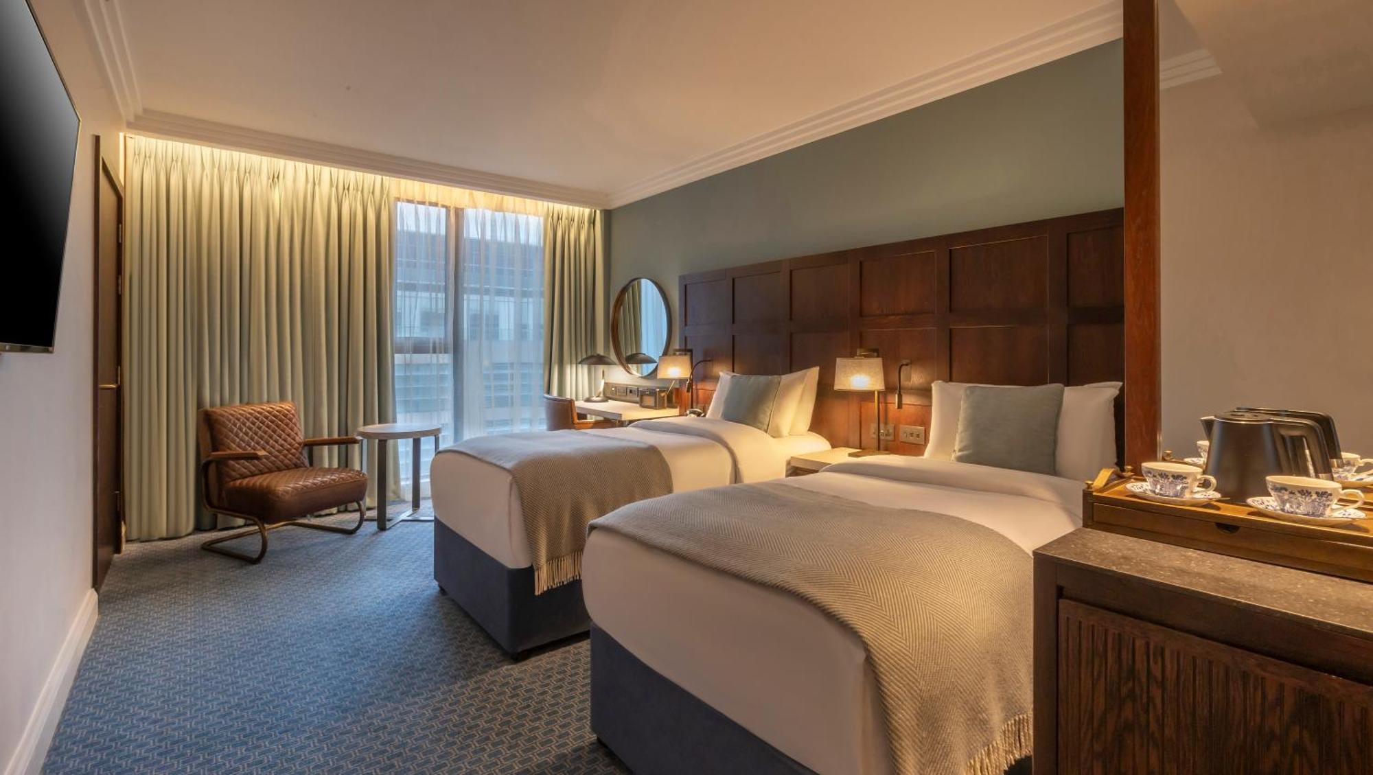 Clayton Hotel Cambridge Bagian luar foto