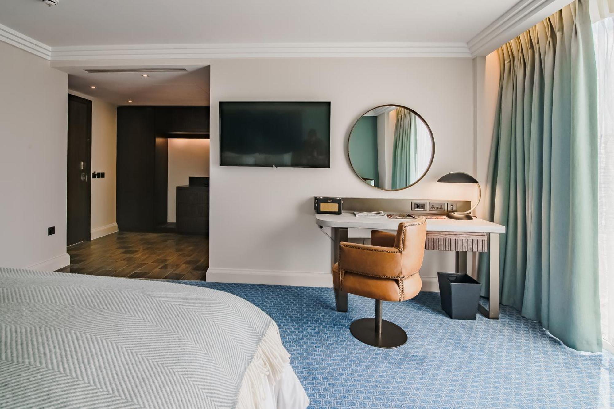 Clayton Hotel Cambridge Bagian luar foto
